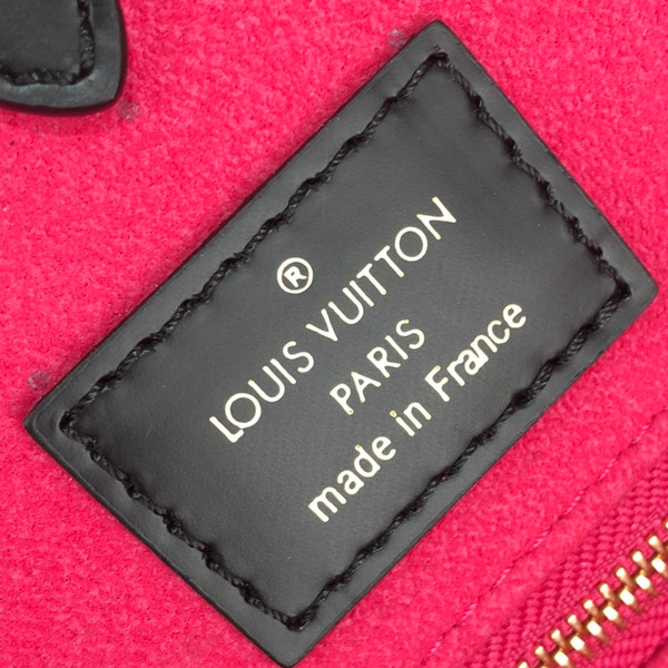 Louis Vuitton M56080  ONTHEGO MM Black Epi Leather