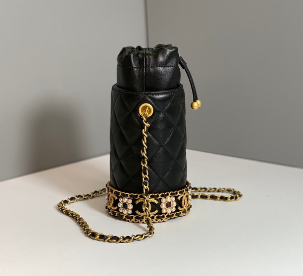 Chanel BUCKET WITH CHAIN Black