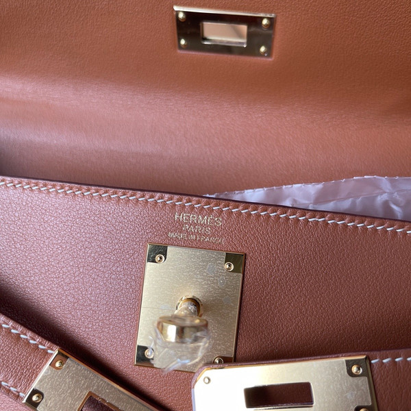 Hermès Gold Kelly 28 Swift Leather  Gold Hardware