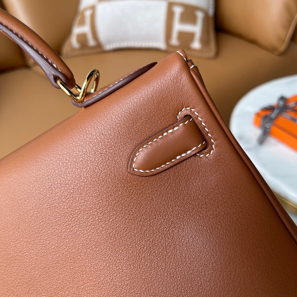 Hermès Gold Kelly 28 Swift Leather  Gold Hardware