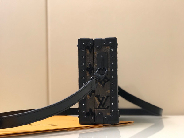 Louis Vuitton M20233  CLUTCH BOX