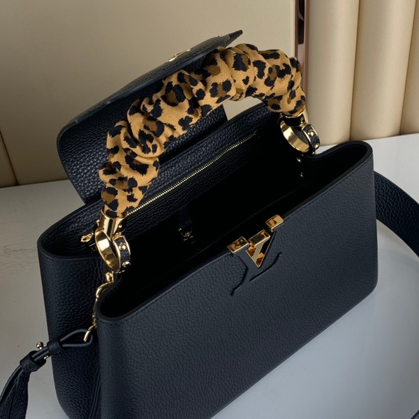 Louis Vuitton M58732  CAPUCINES MM BAG