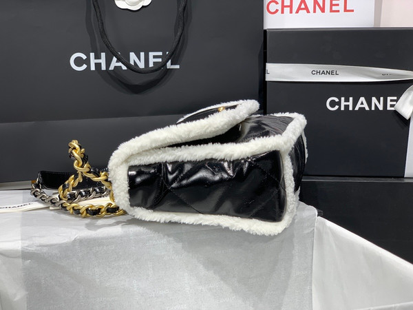 CHANEL Shearling 19 HANDBAG BLACK
