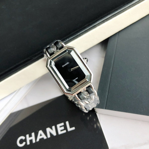 Chanel Pre-Owned 1990s Silver pre-owned Première Rock Quartz