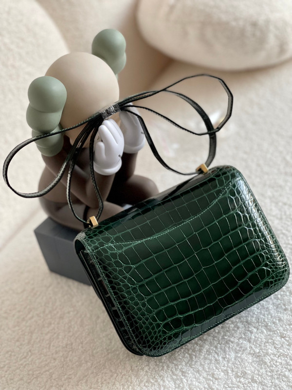 Hermes Vert Fonce Matte Crocodile Constance Mini 18/19 Handbag