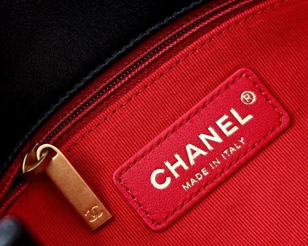 Chanel SMALL FLAP BAG with pearls