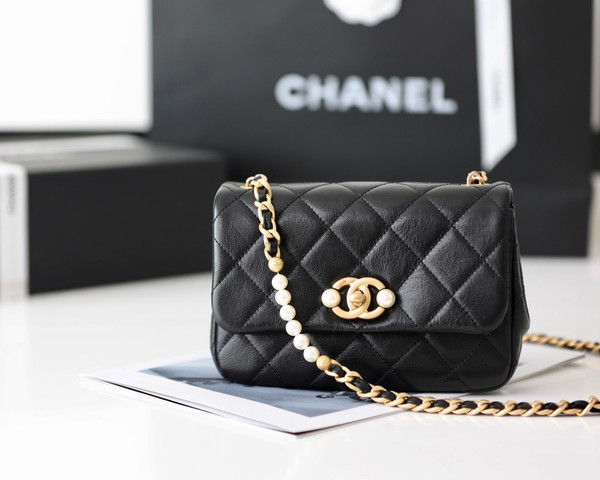 Chanel SMALL FLAP BAG with pearls