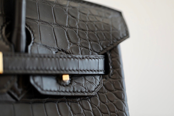 HERMES BIRKIN 30 BAG MATT BLACK ALLIGATOR GOLD HARDWARE