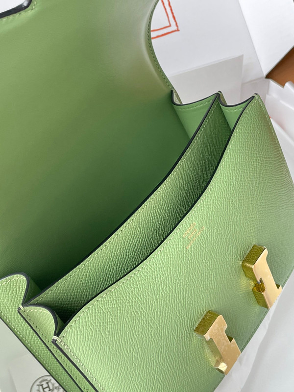 Hermes Vert Criquet  Constance 19cm Epsom Gold Hardware