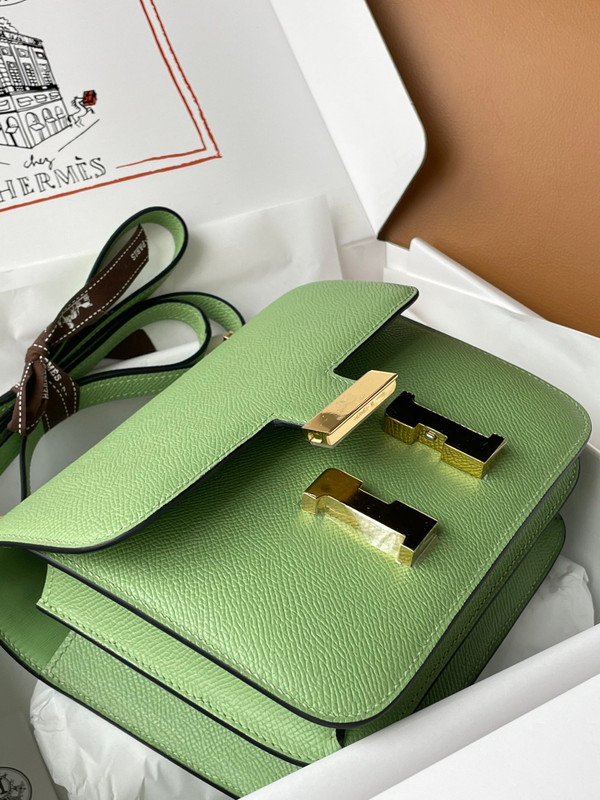 Hermes Vert Criquet  Constance 19cm Epsom Gold Hardware