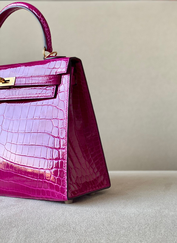Hermes SHINY ROSE SHEHERAZADE NILOTICUS CROCODILE KELLY 25 WITH GOLD HARDWARE