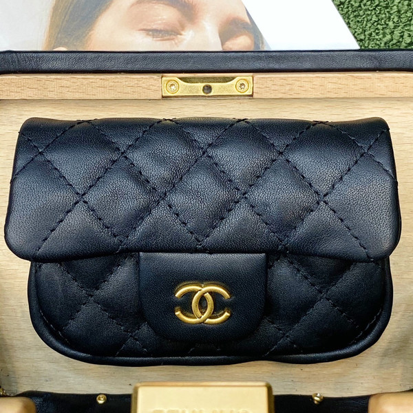 Chanel Limited Edition SMALL VANITY CASE 2022