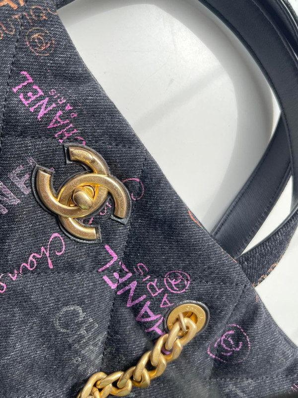 Chanel MAXI DENIM SHOPPING BAG 2022