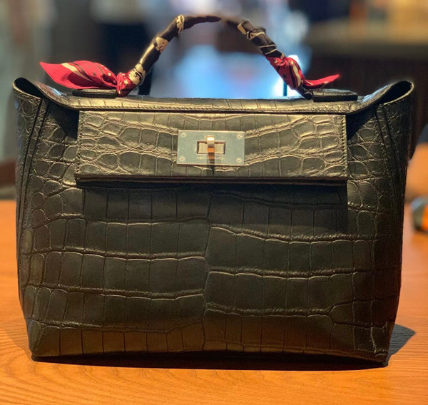 Hermes Kelly 24/24 Black Nilo Crocodile  with Palladium Hardware