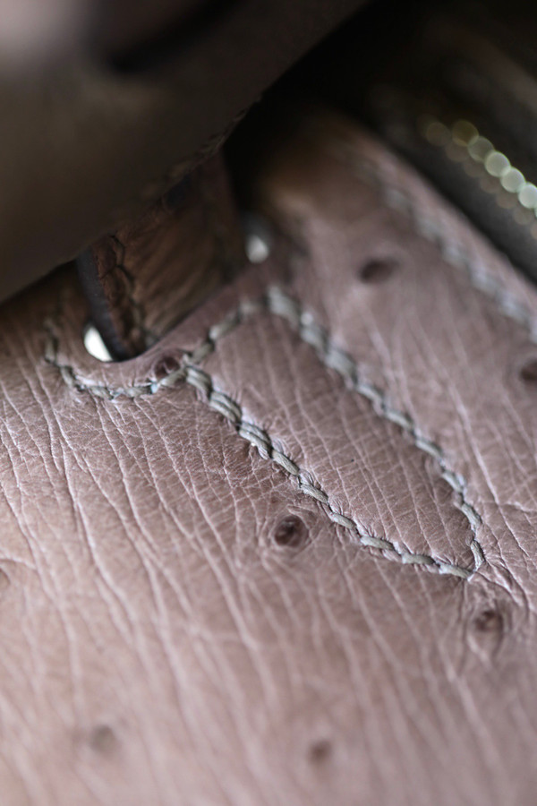 Hermès Special Order Kelly 25 Gris Perle /Etoupe Ostrich With Gold Hardware
