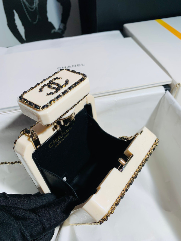 Chanel 2022 Rare NO5 Perfume Bag Limited Edition