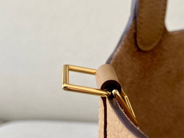 Hermes 4B Biscuit Picotin Lock 18 Togo Leather Bag