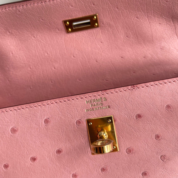 Hermès Kelly 28 Sellier Sakura Pink Ostrich Gold Hardware