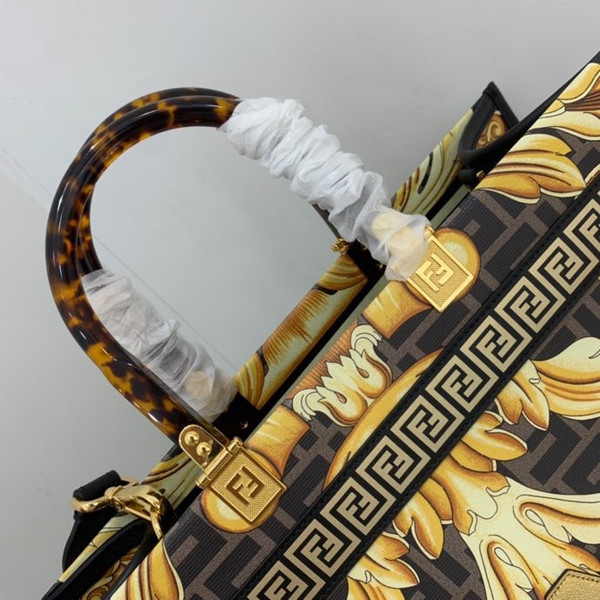 Fendi Sunshine Medium Fendace Printed FF leather shopper Black