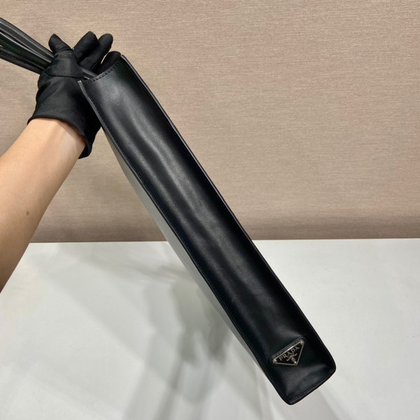 Prada Leather tote Black