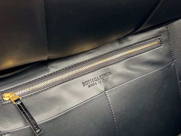 Bottega Veneta Mini Arco Bag