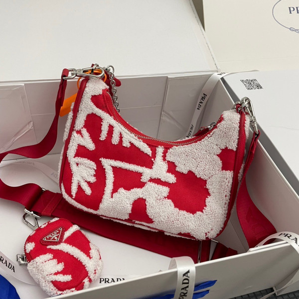 Prada Re-Edition 2006 embroidered drill shoulder bag Red