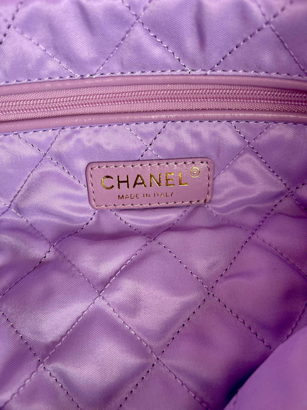 CHANEL 22 LARGE HANDBAG PURPLE