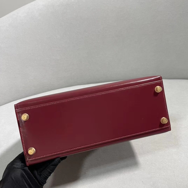 Hermès Bordeaux Kelly 28 Box Leather Gold Hardware