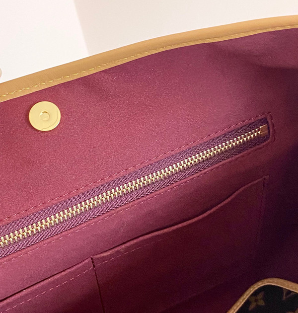 Louis Vuitton M46197 CARRYALL MM