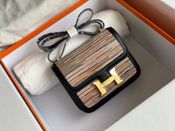 Hermès Black Vibrato Constance 19cm  Gold GHW