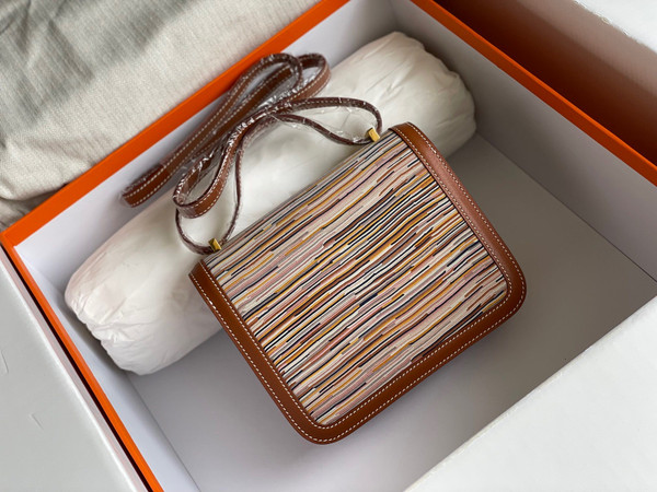 Hermès Gold Vibrato Constance 19cm  Gold GHW