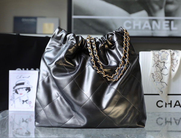 CHANEL 22 HANDBAG Ruthenium Small AW 2022