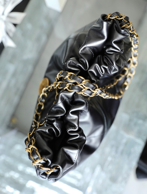 CHANEL 22 HANDBAG Ruthenium Small AW 2022