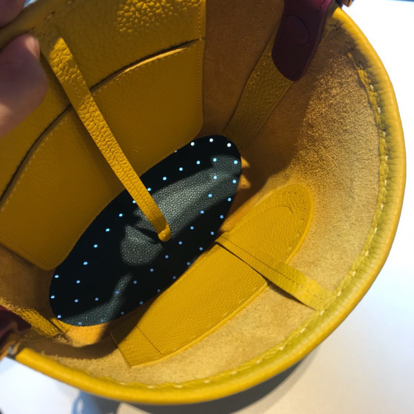 Delvaux Pin Mini Bucket Pollen