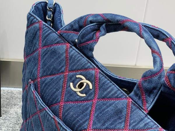 [Priority Access] Chanel CoCo Beach Denim Hobo Bag 2022