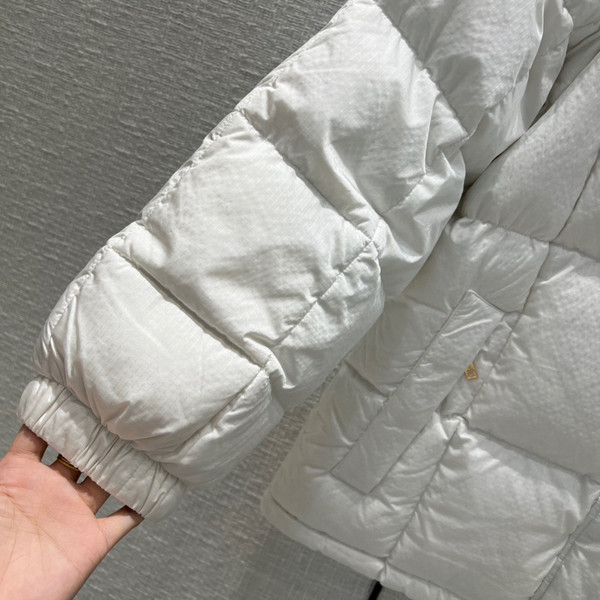 Louis Vuitton 1AAAWS MONOGRAM ACCENT PILLOW PUFFER JACKET BLANC
