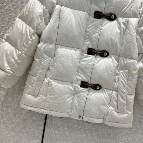 Louis Vuitton 1AAAWS MONOGRAM ACCENT PILLOW PUFFER JACKET BLANC