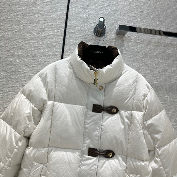 Louis Vuitton 1AAAWS MONOGRAM ACCENT PILLOW PUFFER JACKET BLANC