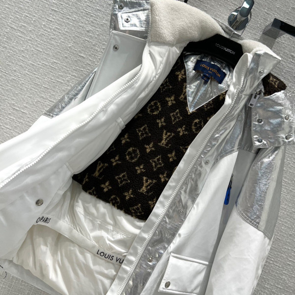 Louis Vuitton 1A9KZ9 ELECTRIC ACCENT SKI JACKET WHITE