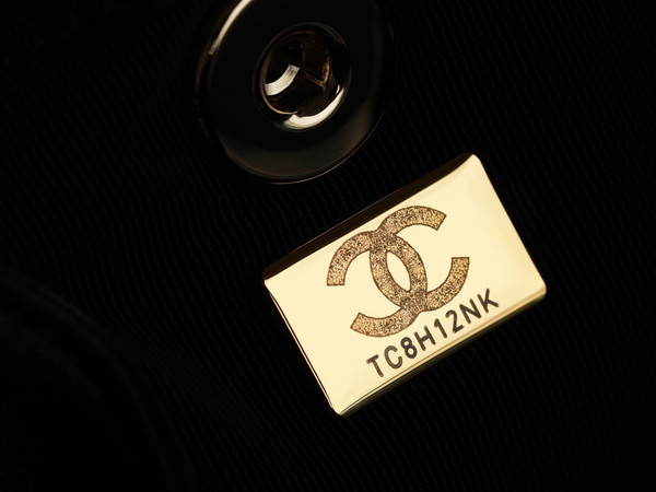 CHANEL 22C Black Crinkled Calfskin Duma Backpack