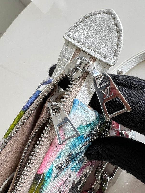 Louis Vuitton M21157 COUSSIN BB