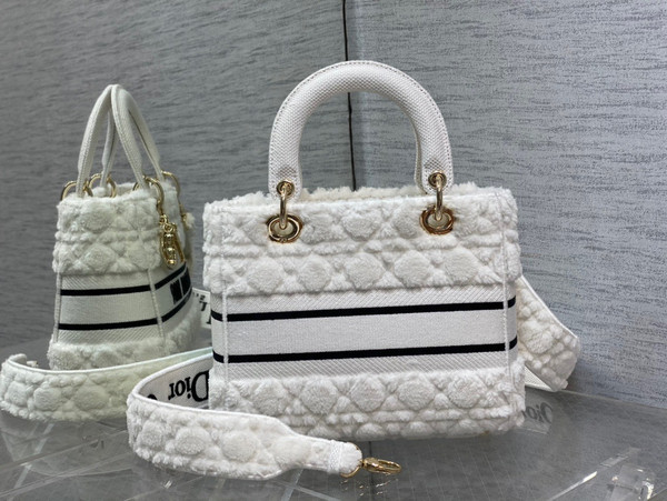 Christian Dior MEDIUM LADY D-LITE BAG Latte Cannage Shearling