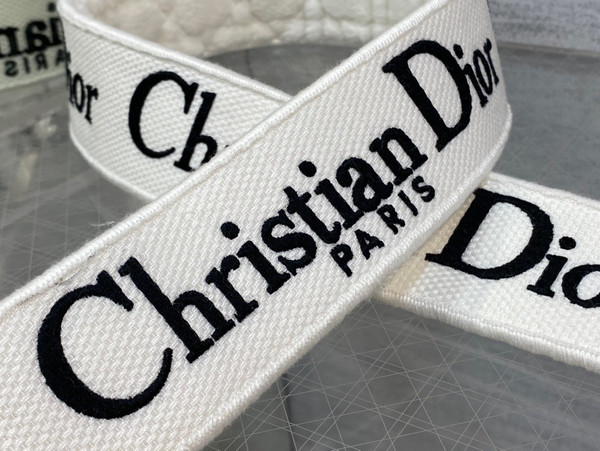 Christian Dior MEDIUM LADY D-LITE BAG Latte Cannage Shearling