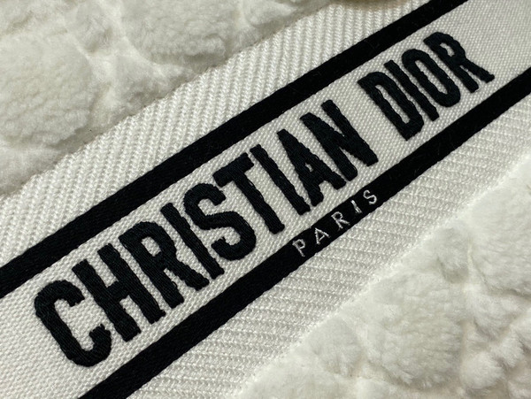 Christian Dior MEDIUM LADY D-LITE BAG Latte Cannage Shearling