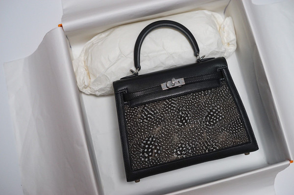 Hermes  FEATHER KELLY 25 Black Peacock feather & Box Leather with Palladium Hardware
