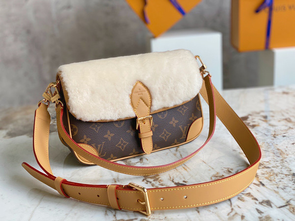 Louis Vuitton M46317 DIANE BAG