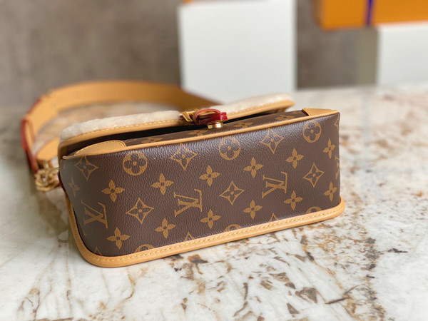 Louis Vuitton M46317 DIANE BAG