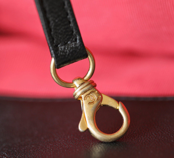 CHANEL 19 SHOPPING BAG FW2022/23