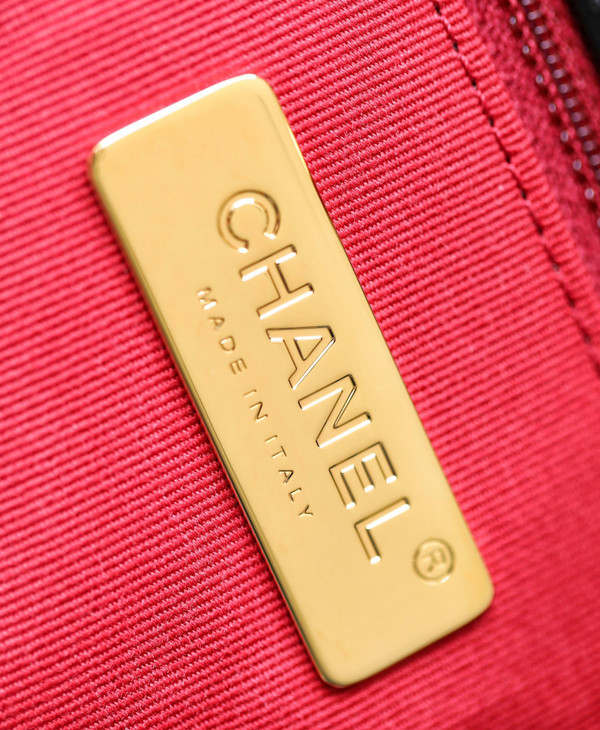 CHANEL 19 SHOPPING BAG FW2022/23
