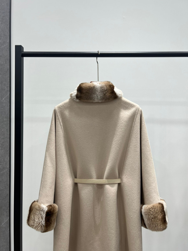 Loro Piana Salzburg Cape Cashmere Peanut Butter Melange